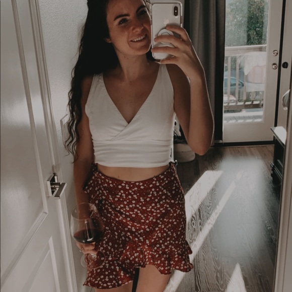 Meet your Posher, Payton 🌺🌊🥥🌿 - Picture 5 of 8